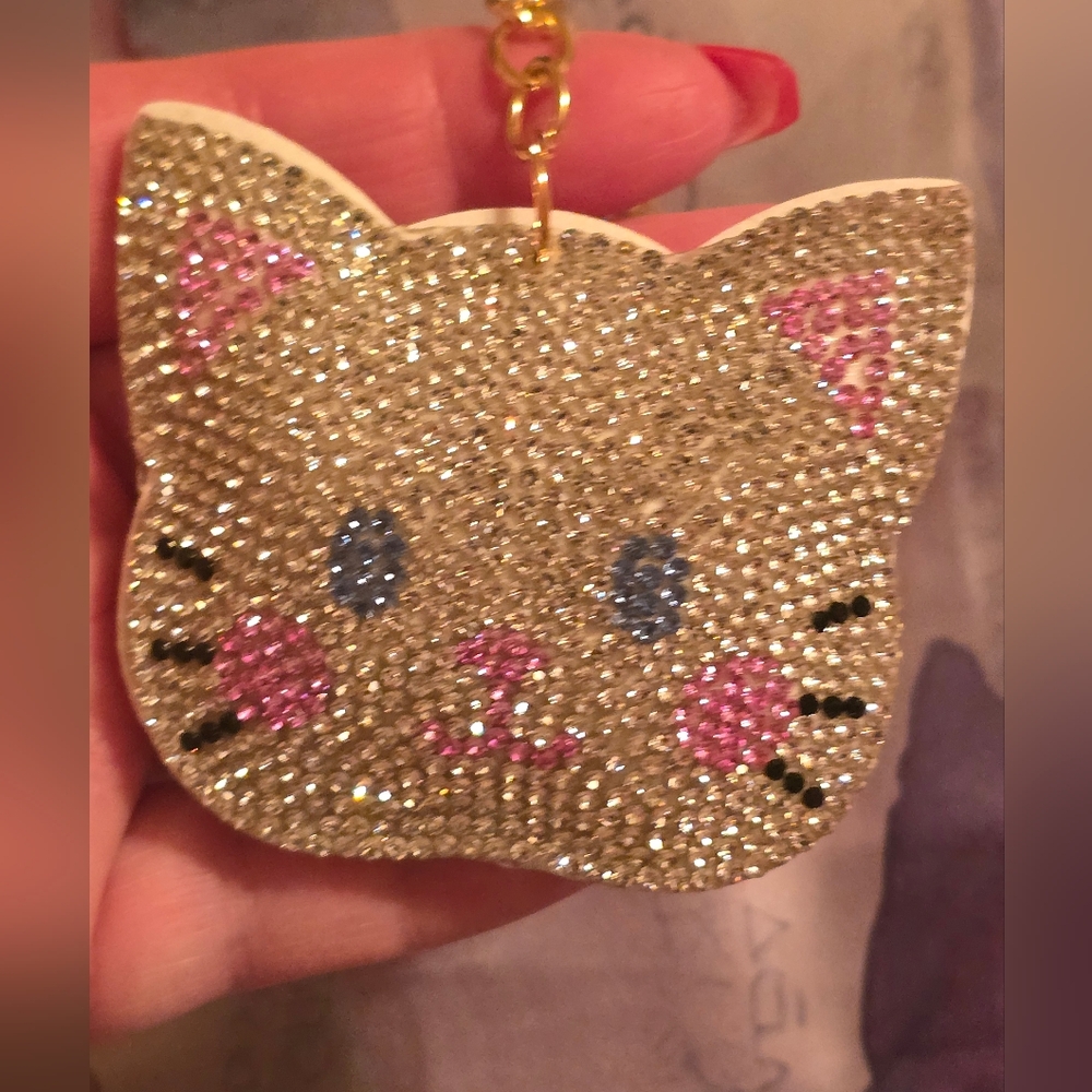 🆕️🐱 WHITE RHINESTONE CAT FACE BAG CHARM & KEY CHAIN🐱 - Picture 12 of 12